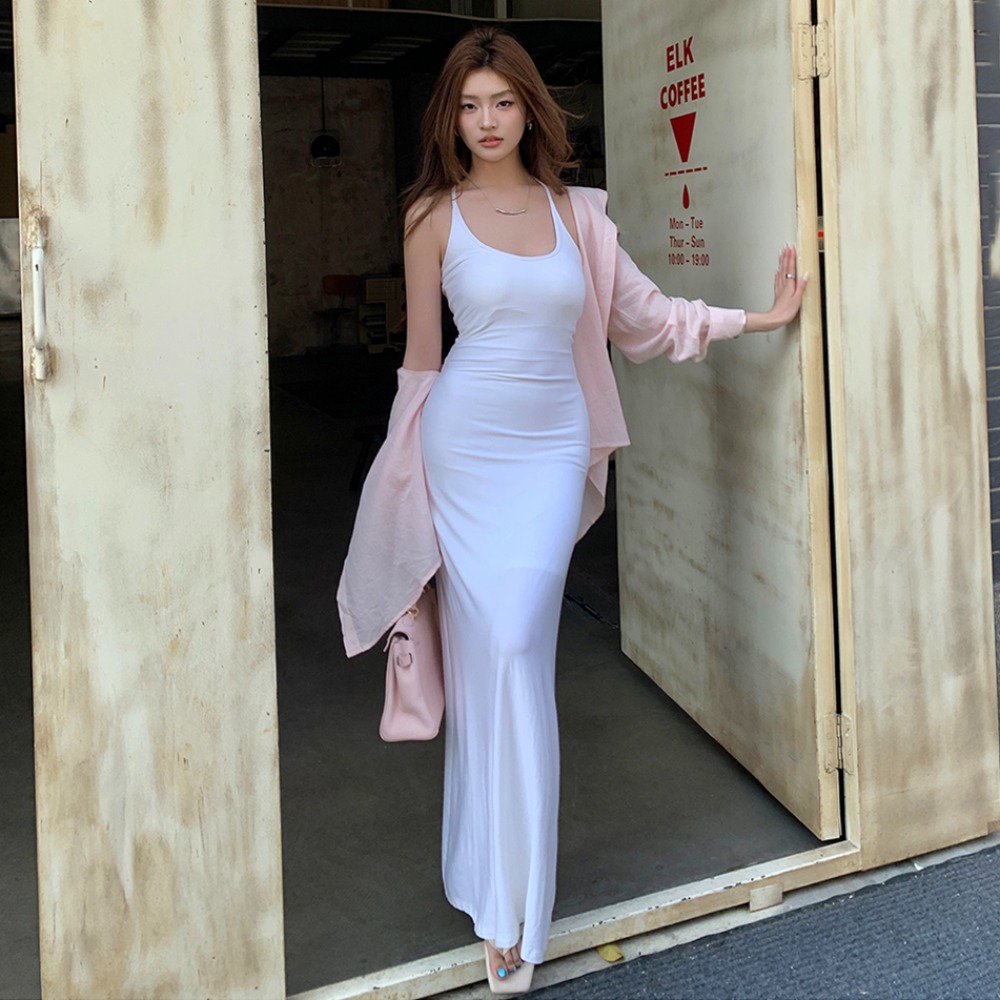 실사 2026 봄 여름 새로운 디자인 홀로우 아웃 백리스 슬립 드레스 화이트 드레스 한 마디 롱 스커트 여성 벨트 가슴 패드