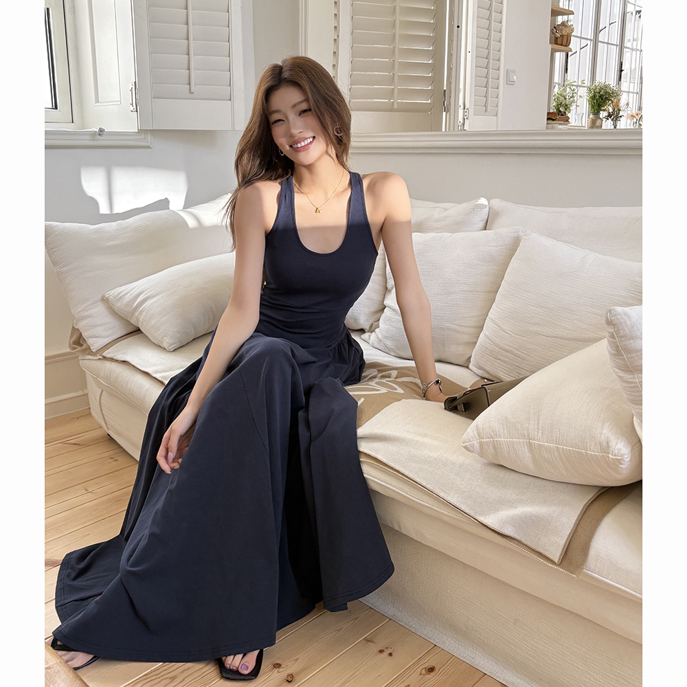 实拍2026春夏新款露背镂空气质修身收腰大摆长裙工字背心连衣裙女