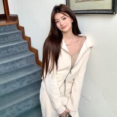 批发实拍2026秋季<b class='q'>新款</b>设计感超显瘦高修身上衣收腰卫衣套装婴儿绒<b class='q'>外套</b>