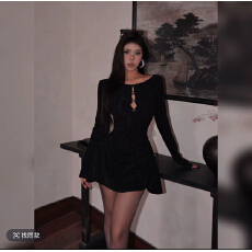 批发【蜜蜜家】星光满钻 镂空亮丝蝴蝶闪闪露肩自带胯型A摆裙