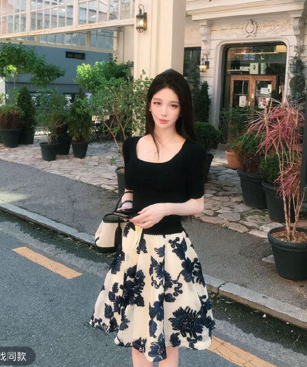 프랑스식 작은 대중 디자인 u 칼라 중간 소매 조끼 맨위 화이트 자수 꽃 몸매 가꾸기 슬림해 보이는 한 마디 반신 스커트 투피스 세트