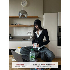 批发韩好甜WARDEN EDGE 黑色假两件v领<b class='q'>T</b><b class='q'>恤</b>辣妹修身设计感针织<b class='q'>长袖</b>上衣