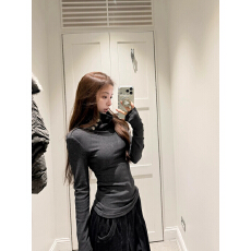 批发YUYUREAL 时髦肩章<b class='q'>高领</b><b class='q'>打底衫</b>