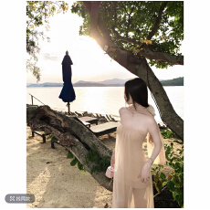 批发白水女  佩里斯午后 肌理感挂脖网纱<b class='q'>连衣裙</b>女春夏海边丁达尔裙