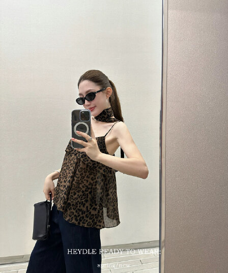 검은 콩 흠 레오파드 무늬 여성 클래식 레오파드 무늬 핫걸 세련된 분위기 센스 슬림해 보이는 행침 목 리본 캐미솔 여성