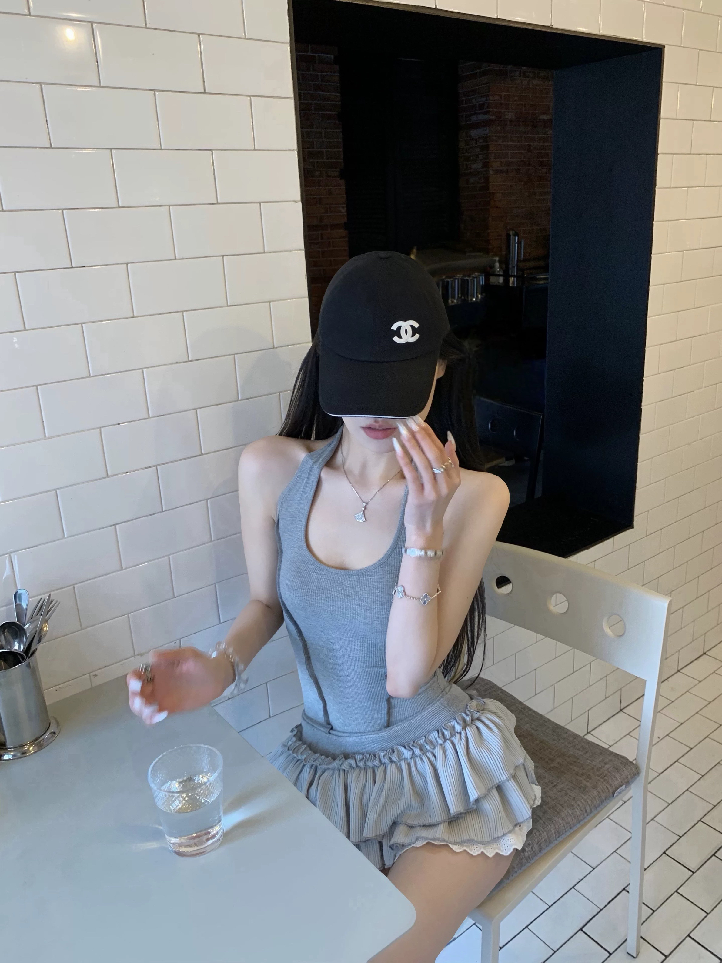 0ope 사설 서비스 한 여성 회색 행침 목 몸매 가꾸기 케이크 드레스 섹시함 핫걸 허리 수축 민소매 쇼트 스타일 드레스