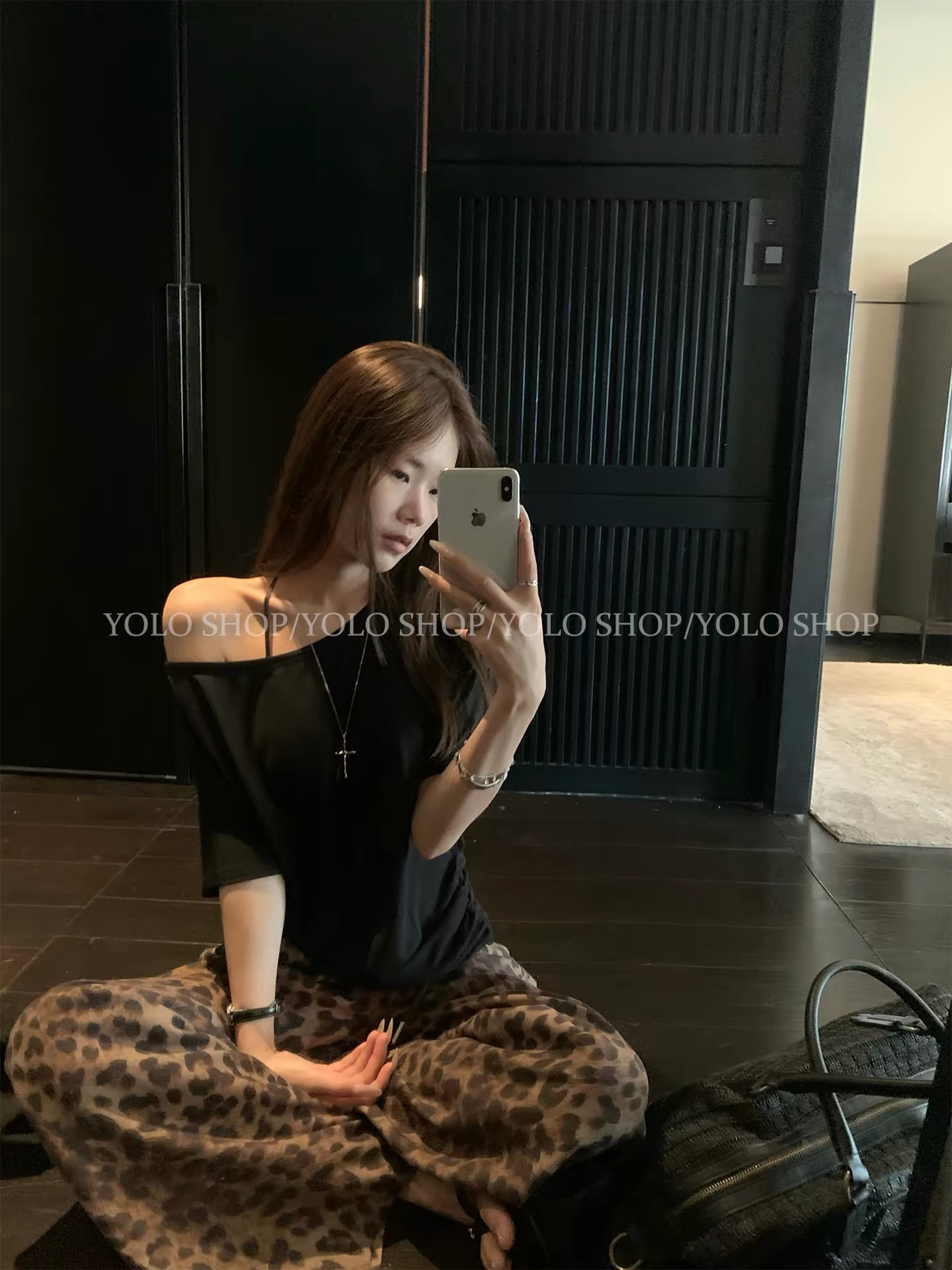 yolo shop 오프숄더 스태킹 둘 착용 느긋한 센스 라운드 넥 t 소매 여성 여름 허리 수축 다용도 반팔 맨위