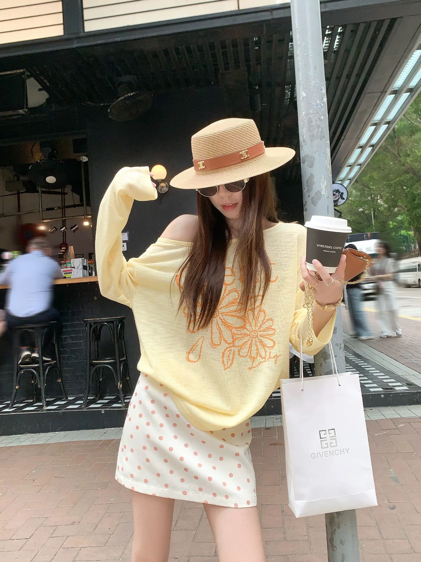 한 번 작은 짭짤한 한 부서 도파민 황색 비스듬한 어깨 오프숄더 긴팔 티셔츠 여성 여름 얇은 스타일 루즈핏 자외선 차단 블라우스 맨위