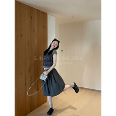 批发SUNRY ONLINE 叠穿波点吊带正肩&T恤设计感时髦洋气花苞抽绳短<b class='q'>裤</b>