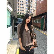 批发凉皮itspipi 暮灰茶色慵懒感翻领上衣女宽松<b class='q'>显瘦</b>长袖咖色休闲<b class='q'>衬衣</b>