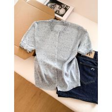 批发设计感木耳边单排扣踩点短袖<b class='q'>针织衫</b><b class='q'>女</b>夏季新款韩系百搭洋气上衣