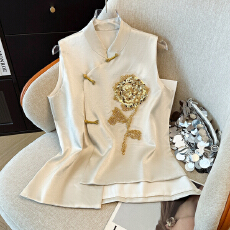 批发实拍新中式复古小圆领盘扣国潮民族风缎面珠片上衣马甲开衫女外套