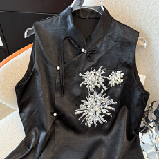 批发秋冬新中式复古小圆领盘扣国潮民族风缎面珠片上衣马甲开衫女外套