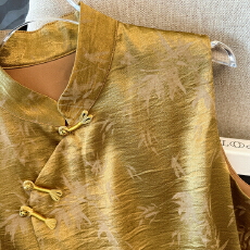 批发新春拜年服新中式复古盘扣民族风缎面印花上衣唐装马甲开衫女外套