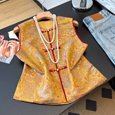 批发2026新中式复古小圆领盘扣国潮民族风缎面织花上衣马甲开衫女外套