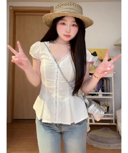 원본 원단 레트로 스타일 레이스 조각 V넥 맨위 새로운 몸매 가꾸기 슬림해 보이는 품격 작은 셔츠