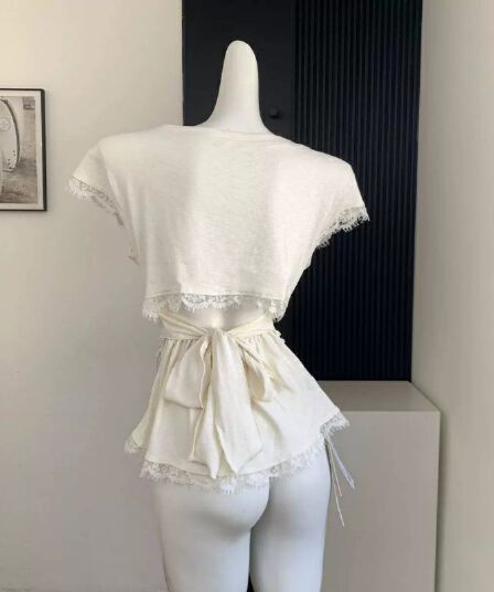 한 부서 화이트 레이스 레이스 패치워크 반팔 티셔츠 여성 여름 몸매 가꾸기 긍정적 인 어깨 V넥 달콤한 핫걸 쇼트 스타일 맨위 트렌디