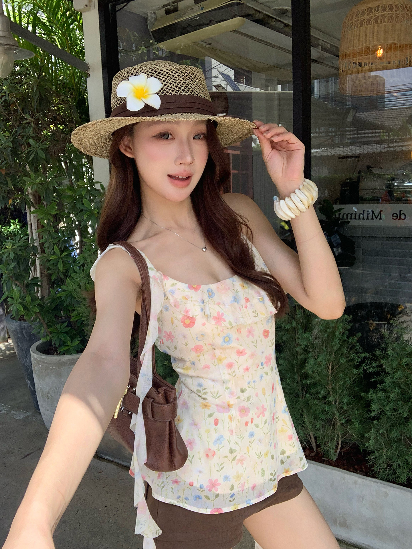 레드 맨 파빌리온 캐미솔 여름 외출용 2026 슈퍼 화재 연령 감소 황색 프랑스식 디자인 센스 꽃무늬 민소매 맨위