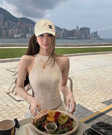 홀로우 아웃 트위스트 꽃 니트 행침 목 조끼 여성 몸매 가꾸기 슬림해 보이는 민소매 맨위 여름