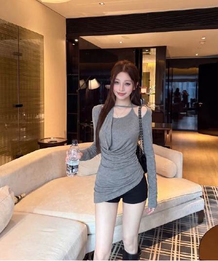 와 사고 방식 핫걸 바람 회색 주름 긴팔 티셔츠 여성 가을 몸매 가꾸기 슬림해 보이는 불규칙 Chic 맨위