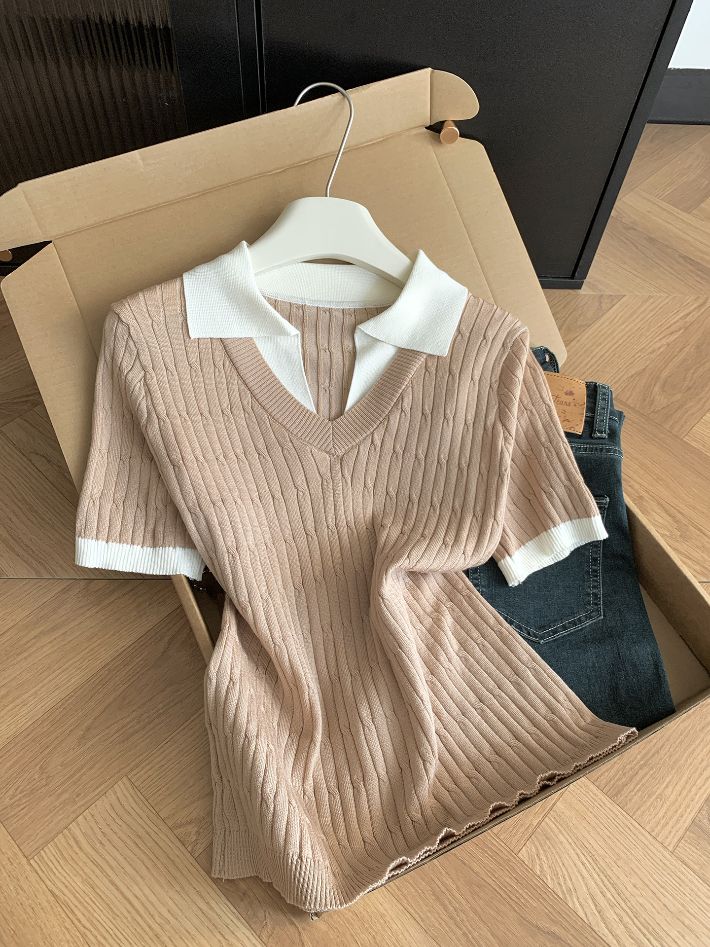 실사 통제 가격 20 오래된 돈 바람 페이크 레이어드 POLO 칼라 반팔 니트 스웨터 여성 여름 디자인 센스 배색 맨위