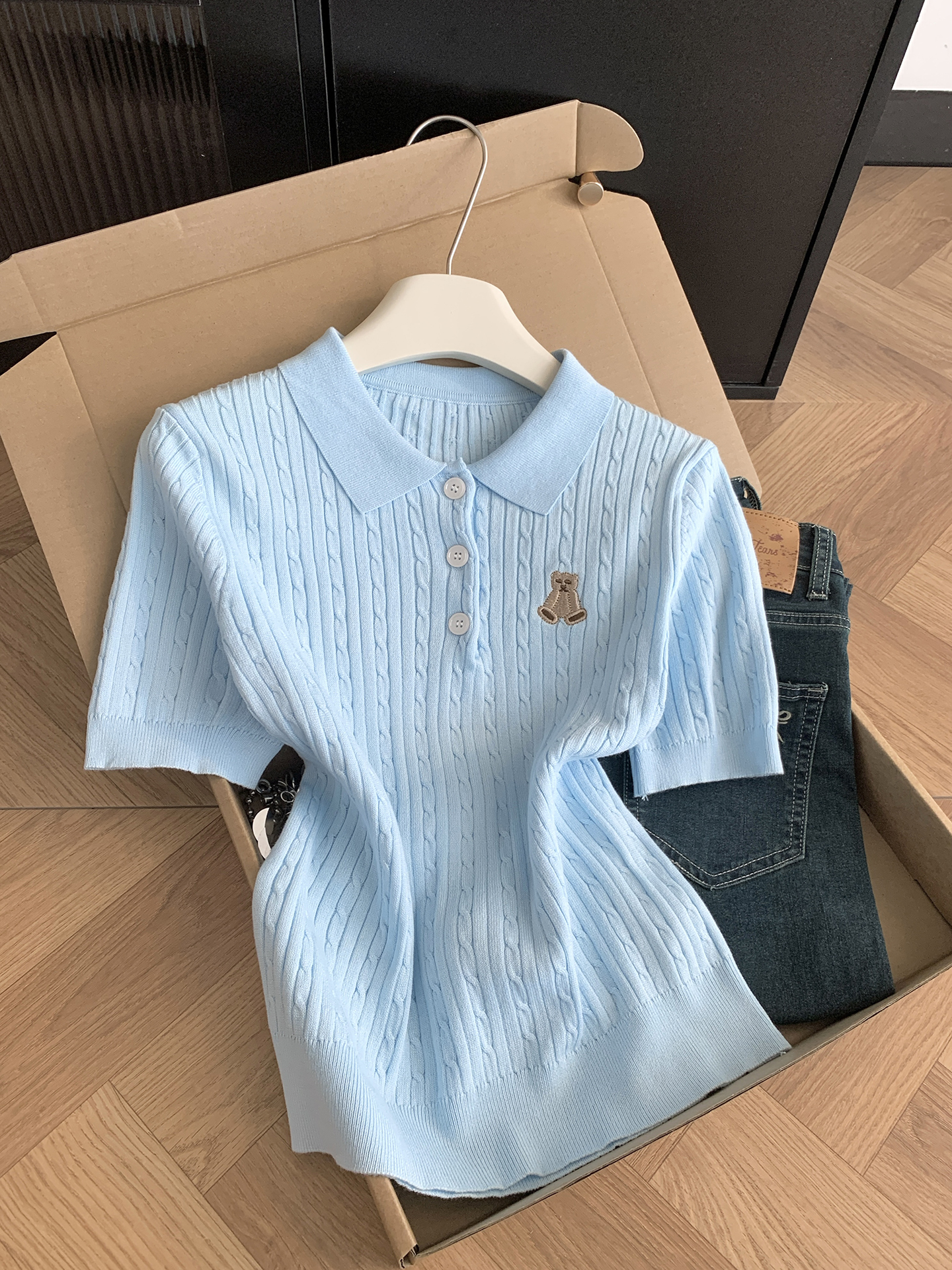 실사 통제 가격 20 한 부서 자수 작은 곰 POLO 칼라 꽈배기 니트 스웨터 여성 여름 얼음 실크 반팔 맨위