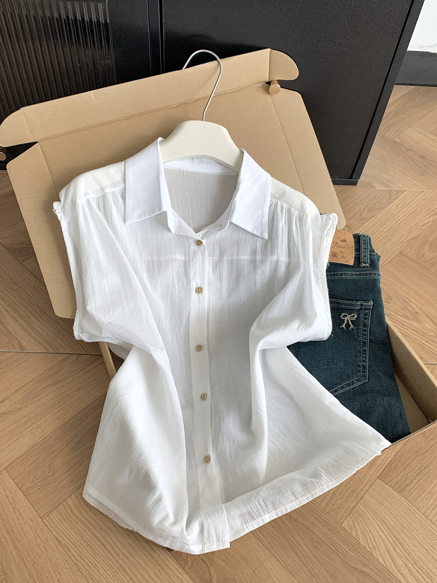 실사 통제 가격 20 한 부서 화이트 POLO 칼라 민소매 여성 셔츠 여름 프랑스식 품격 고급 센스 루즈핏 맨위