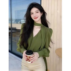 批发港风穿搭飘带v领长袖衬衫<b class='q'>女</b>款2026<b class='q'>新款</b>垂坠感绿色复古高级感上衣