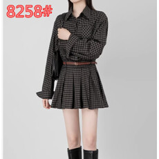 批发收腰修身显瘦格子衬衫连衣裙女2026春夏松紧腰短<b class='q'>裤</b>套装