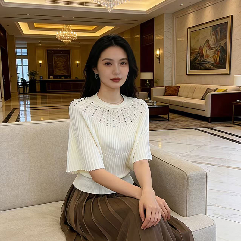 여름 무거운 작업 다이아몬드 세팅 비즈 박기 디자인 센스 세련된 Chic 캐주얼 슬림해 보이는 우아함 반팔 니트 스웨터 맨위 여성 의류