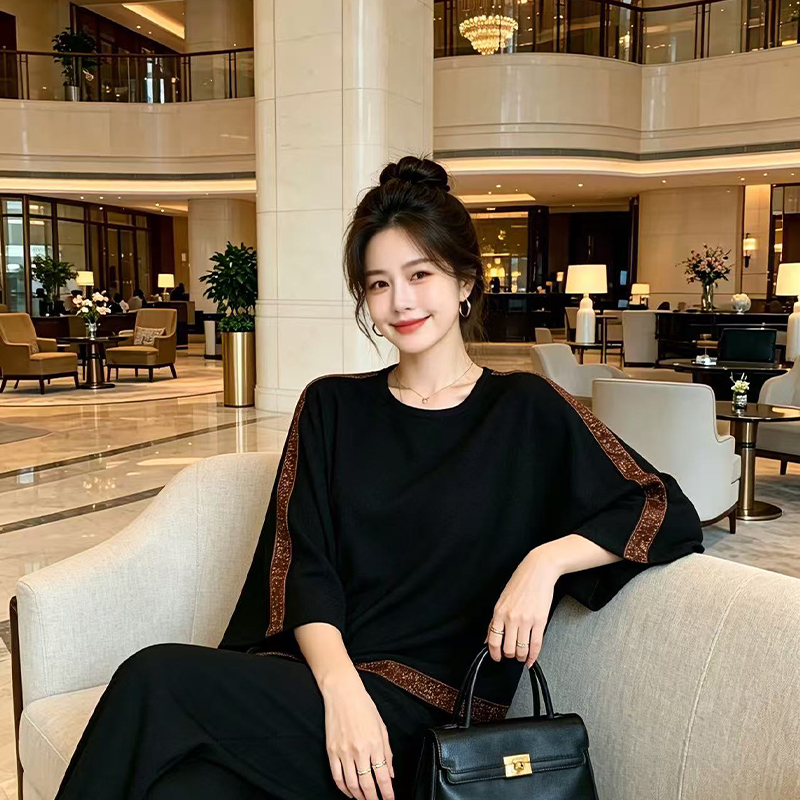 유럽 상품 고급 고유 한 디자인 센스 여름 새로운 라운드 넥 패션 무거운 작업 자수 절묘한 빅 사이즈 니트 맨위