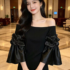 批发<b class='q'>原创</b>GAO级定制<b class='q'>设计</b>师款一字领露肩喇叭袖T恤气质轻奢名媛上衣