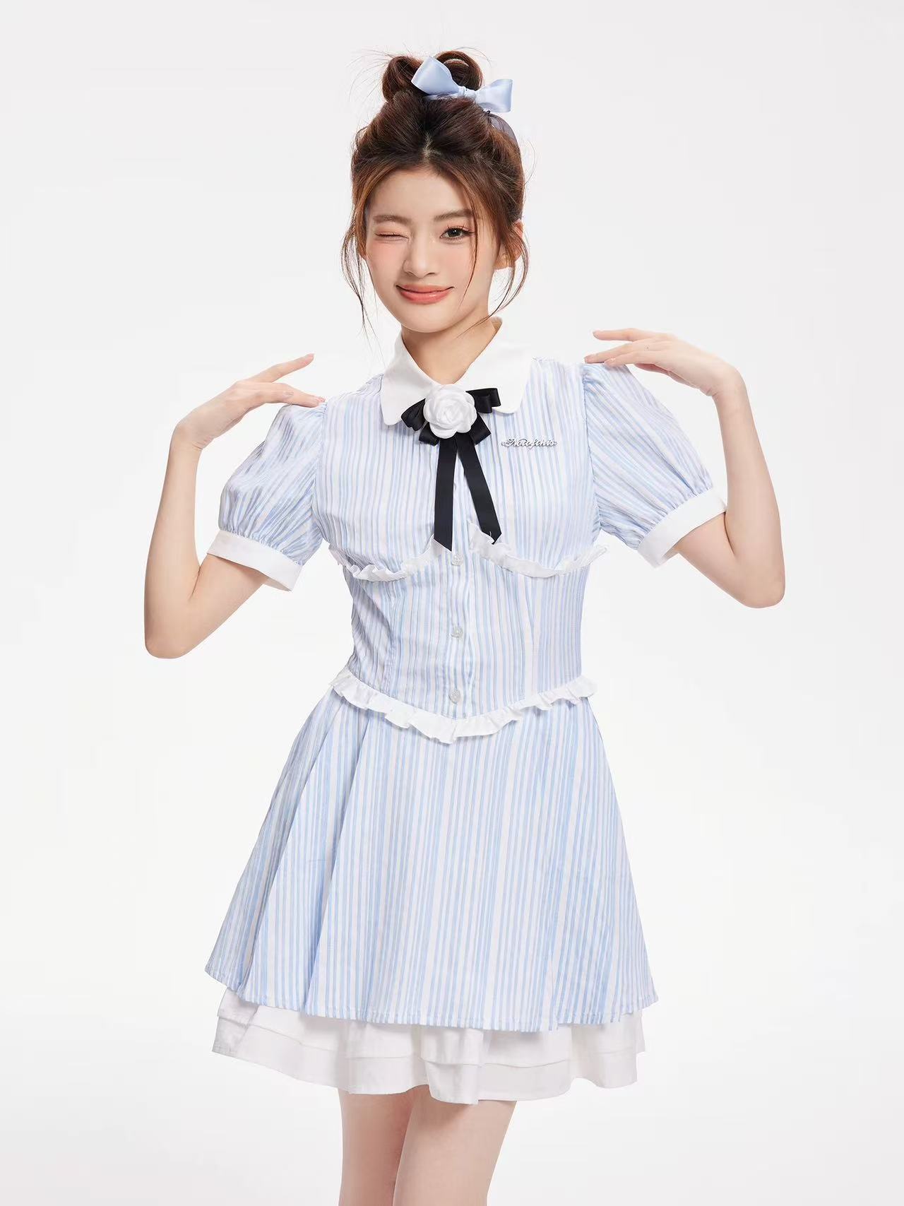 ntot 프랑스식 휴일 센스 장미 나비 넥타이 블루 화이트 스트라이프 레이스 셔츠 칼라 드레스 허리 수축 슬림해 보이는 케이크 드레스