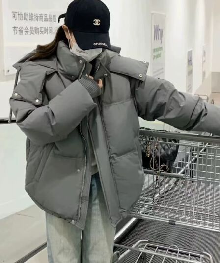 우유 파란색 다운 재킷 2024 년 새로운 남녀 커플 두꺼운 작은 대중 디자인 센스 빵 겨울 면 옷 재킷