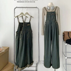 批发复古牛仔背带裤<b class='q'>女</b>秋冬新款设计感小众宽松百搭显瘦阔腿连体背带裤