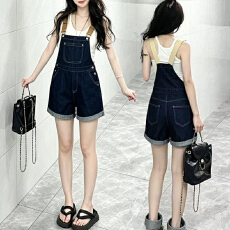 批发通勤中性简约牛仔背带<b class='q'>短裤</b>女夏季宽松显瘦甜酷减龄百搭直筒<b class='q'>连体</b><b class='q'>裤</b>