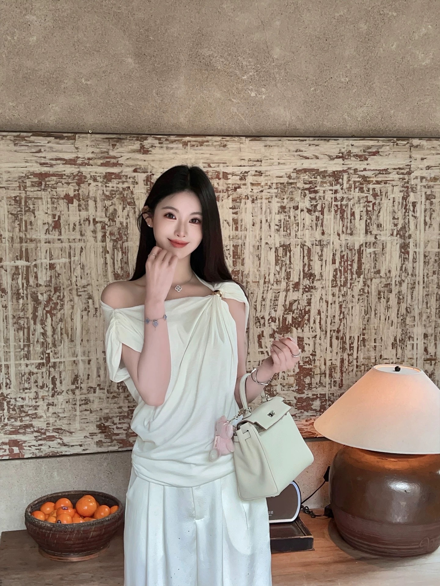fairyjiang 여름 새로운 디자인 센스 금속 버클 비스듬한 어깨 의류 여성용 짧은 소매 루즈핏 슬림해 보이는 오프숄더 티셔츠