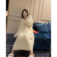 批发白色水貂绒马海毛毛衣针织<b class='q'>连衣裙</b>女秋季新款温柔风<b class='q'>宽松</b>长裙子