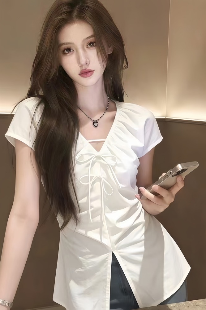 여름 화이트 스트랩 트임 V넥 여성 셔츠 2026 새로운 그레이트 봐라. 프랑스식 사소한 아름다운 품격 맨위