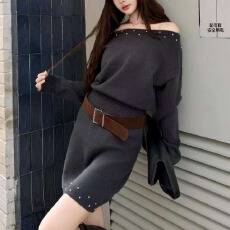 批发辣妹风一字领露肩长袖收腰<b class='q'>钉珠</b>针织<b class='q'>连衣裙</b> 显瘦气质