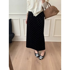 批发<b class='q'>复古</b>波点丝绒半身裙女秋冬新款气质百搭显瘦a字长裙