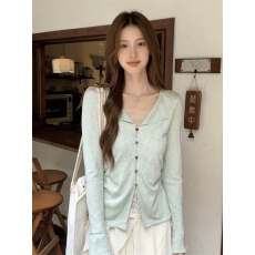 批发韩系巨好看的薄荷绿翻领上衣女2026年春季新款长袖小衫设计感小众
