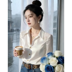 批发白色衬衫今年流行爆款高级感轻奢减龄洋气气质打底内搭上衣2025秋