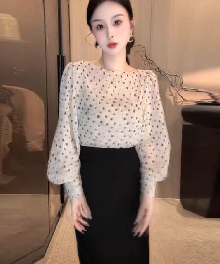 보트넥 도트 무늬 2026 새로운 가을 품격 루즈핏 슬림해 보이는 출퇴근 다용도 긴팔 작은 셔츠 여성 셔츠