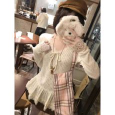 批发原版提花】杏色V领蕾丝内搭打底衫长袖T恤女秋冬绝美<b class='q'>百搭</b>修身上衣