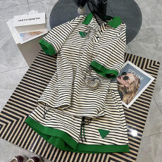 批发大码休闲套装女夏季新款宽松条纹短袖短裤<b class='q'>时尚</b>两件套