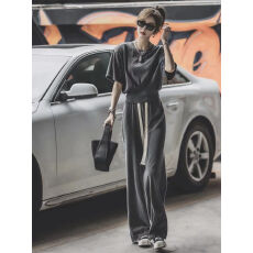 批发网红2026夏套装女洋气新款<b class='q'>时尚</b>高级显瘦短袖T恤阔腿裤两件套