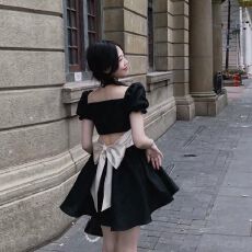 批发法式花边露背蝴蝶结裙子方领泡泡袖气质<b class='q'>连衣裙</b>收腰小个子蓬蓬短裙