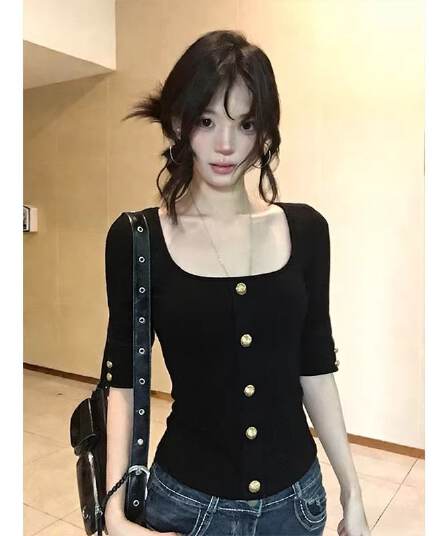 와 사고 방식 검정색 광장 칼라 5 점 소매 티셔츠 여성 이른 봄 핫걸 섹시함 몸매 가꾸기 슬림해 보이는 쇼트 스타일 기본 셔츠