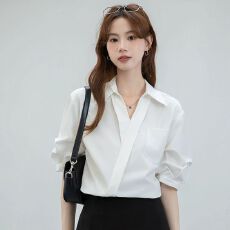 批发2026<b class='q'>设计</b>感小众法式短袖衬衫独特超好看通勤气质上衣面试V领衬衣